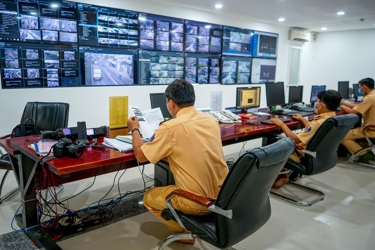 Trong thời gian diễn ra cao điểm, Phòng CSGT ĐB-ĐS sẽ tăng cường tuần tra, kiểm soát, kể cả kiểm soát qua camera nhằm xử lý nghiêm các hành vi vi phạm về TTATGT; tập trung các hành vi vi phạm là nguyên nhân trực tiếp gây tai nạn giao thông, ùn tắc giao thông. Lực lượng CATP sẽ phối hợp với Thanh tra giao thông kiểm soát chặt chẽ hoạt động vận tải hành khách bằng xe ô tô dịp nghỉ lễ 30/4 và 1/5.