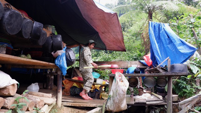 Tổng cộng có 21 chốt trực, mỗi chốt có 10 người. Hàng ngày, sẽ chia ra 3 tốp tuần tra.