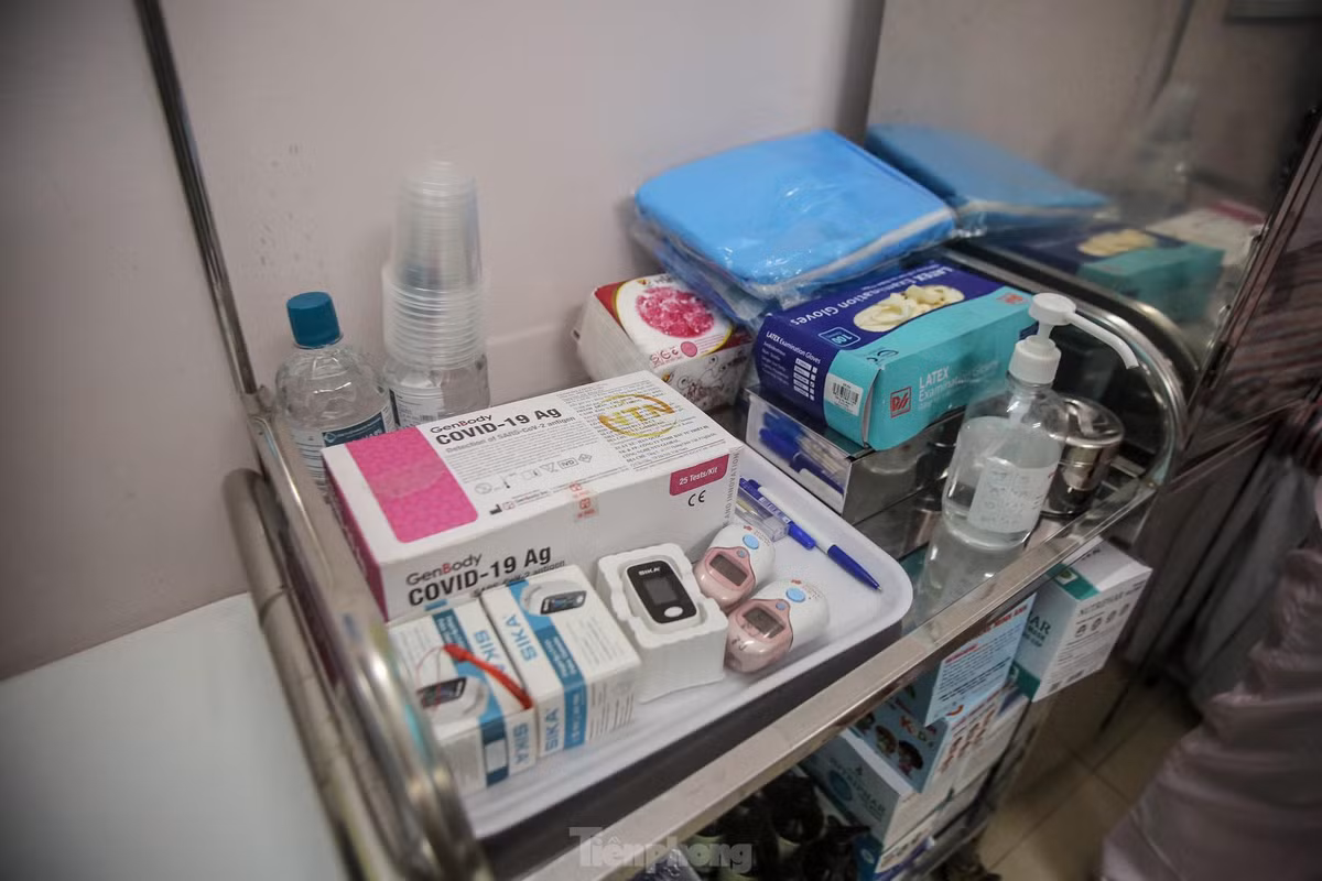 Mọi vật tư, trang thiết bị y tế, thuốc men được chuẩn bị đầy đủ.