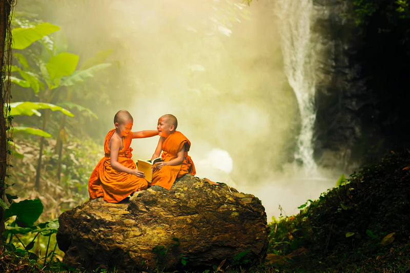 Guong mat tinh, khuon mieng kiem, trai tim thien