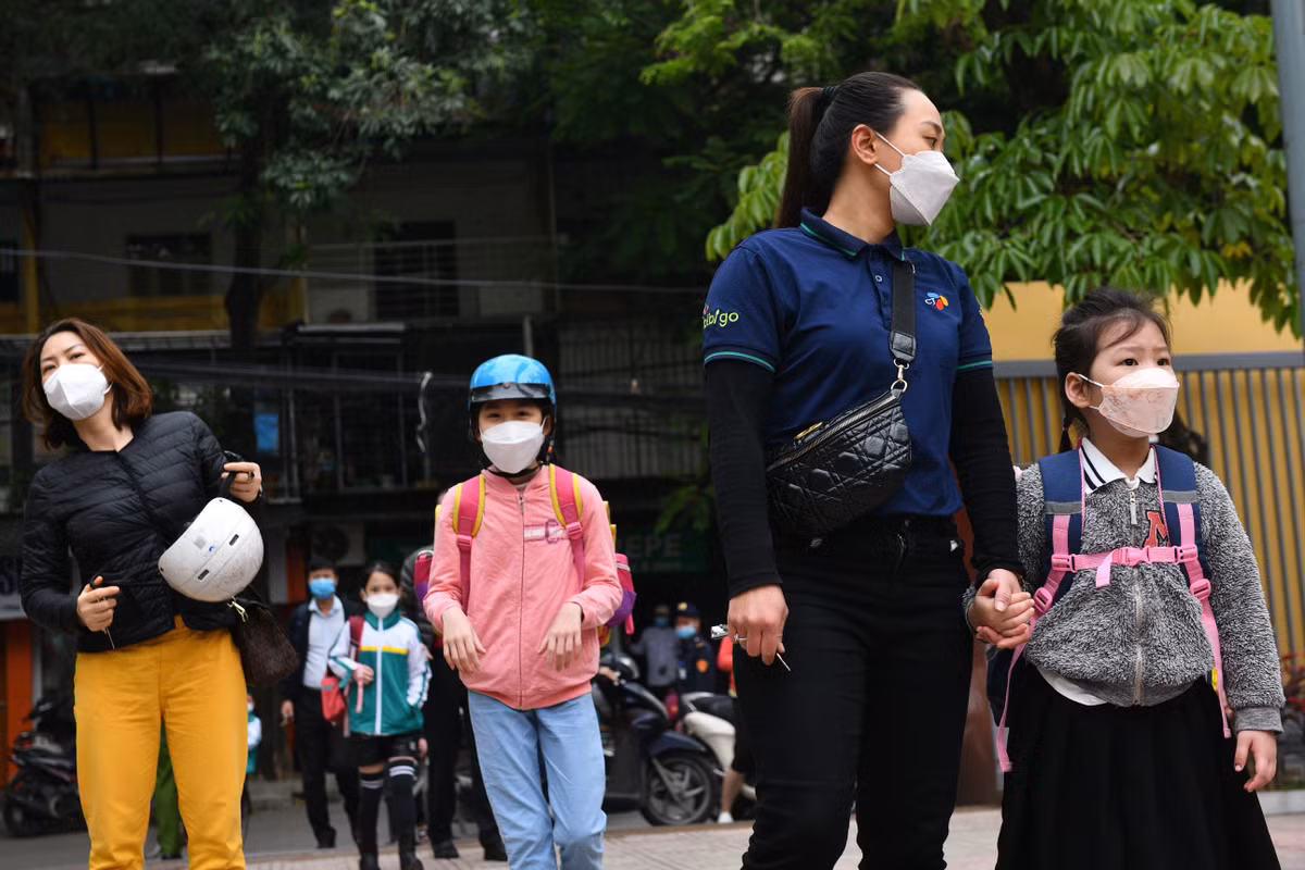 Hoc sinh lop 1 lan dau toi truong khi nam hoc sap ket thuc