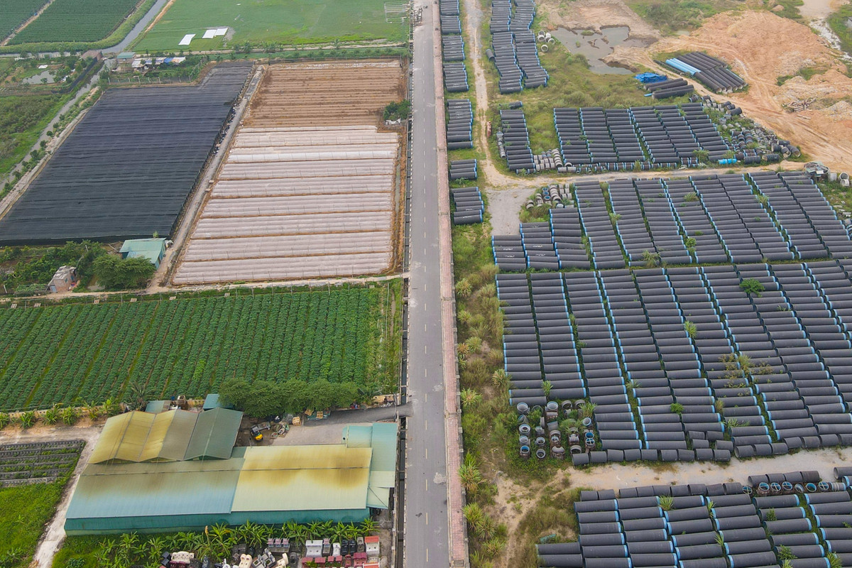 Tổng diện tích thi công nhà máy là 21,1 ha. Theo thiết kế, tuyến ống truyền dẫn có chiều dài 28,1 km và sử dụng ống gang dẻo có độ bền cao, giúp hạn chế sự cố rò rỉ, vỡ đường ống.