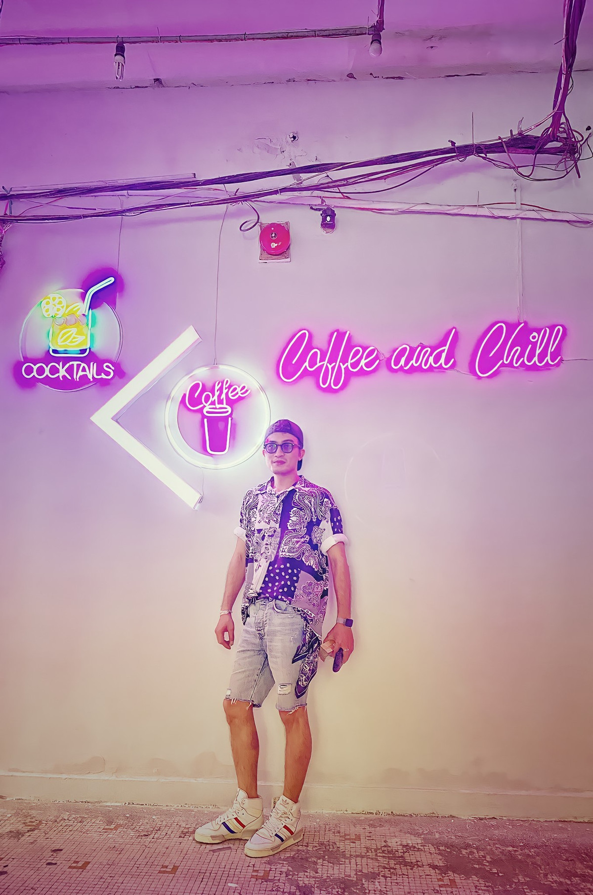 Phong cách của nhân vật Phúc hoàn toàn trái ngược với Doãn Quốc Đam ngoài đời. Nam diễn viên ưa chuộng những bộ đồ thể thao khoẻ khoắn, có phần bụi phủi. Từng rất mê Hip hop nên điều này ảnh hưởng lớn đến cách lựa chọn trang phục của nam diễn viên.