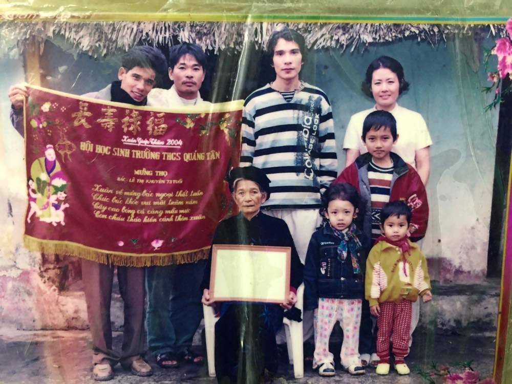 Ảnh thời trẻ của Hồ Quang Tám.