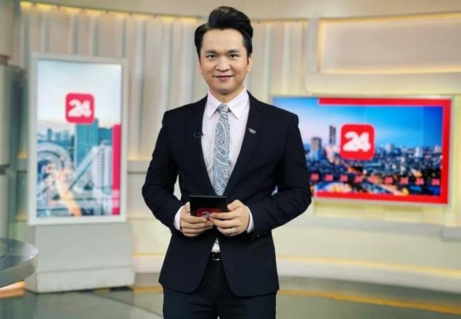 MC Hạnh Phúc trở lại với công việc dẫn "Chuyển động 24h' sau thời gian ở nhà chăm con.