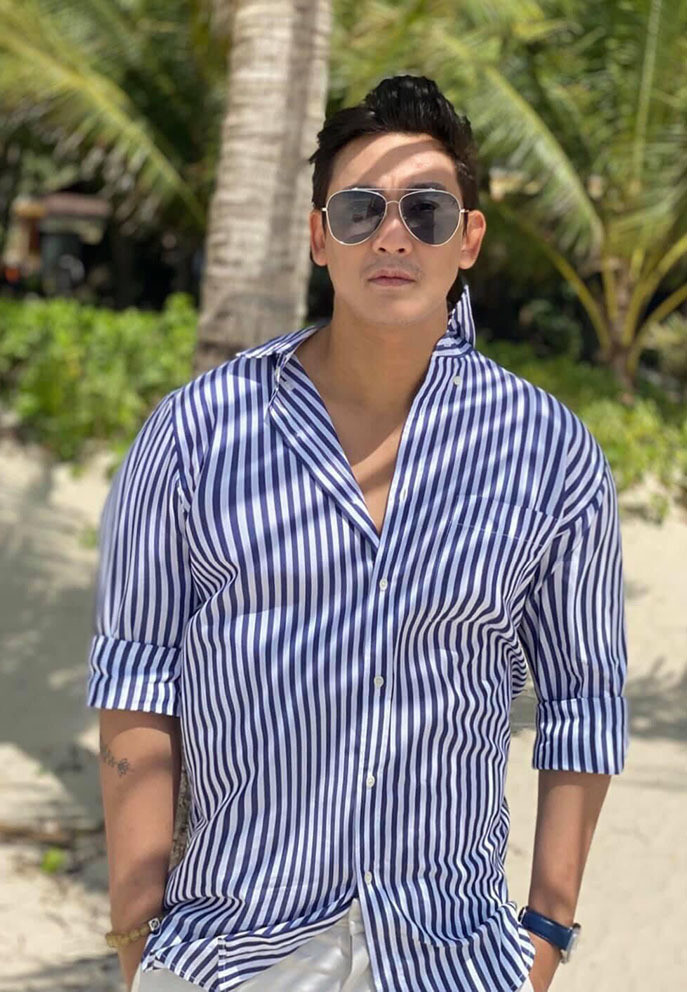 Hứa Vỹ Văn nhớ về biển xanh, cát trắng trong những chuyến du lịch biển.