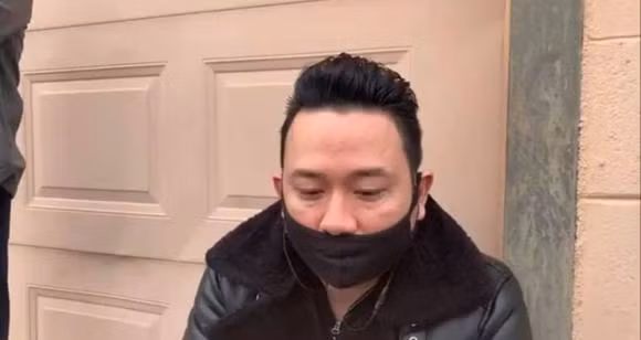 Nguoi than nghen ngao tien linh cuu Van Quang Long vao hoa thieu-Hinh-4