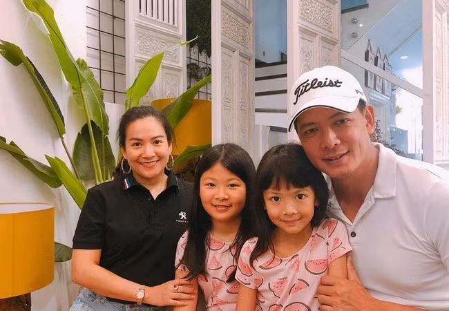 Họ cũng hay tổ chức các chuyến nghỉ dưỡng để các con được dịp trải nghiệm.