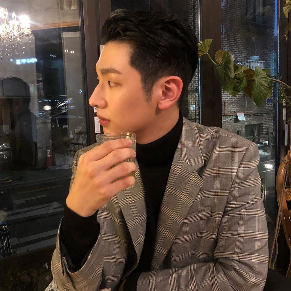 Trước khi đóng vai siêu nhỏ trong Squid Game (Trò Chơi Con Mực), Lee Jung Jun đã đóng vai phụ trong vài bộ phi khác như Class Of Lies, Kairos, Best Mistake 2...