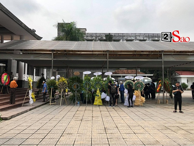 hông gian nơi diễn ra lễ viếng mẹ đẻ nhạc sĩ Hoài Phương.