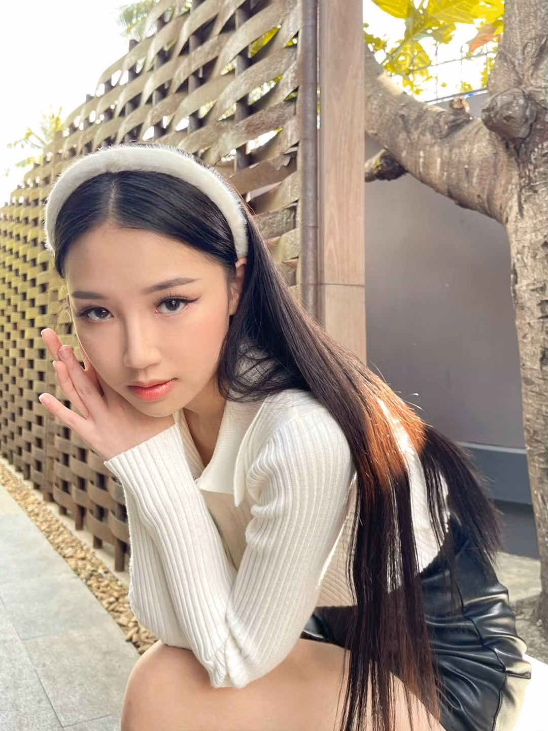 Đăng bức ảnh xinh đẹp, Amee thả thính: "Anh thấy điều gì trong đôi mắt ấy".