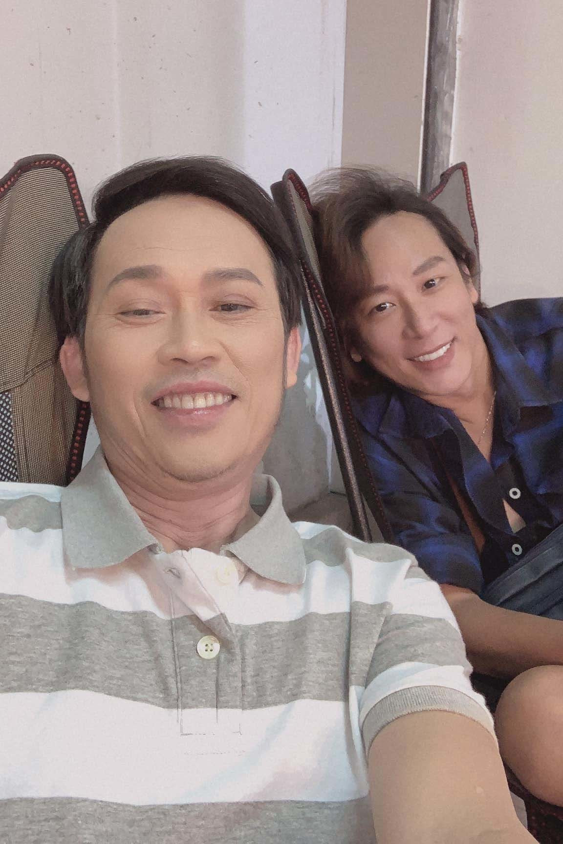 Anh viết: 'Nét đẹp lao động'. Dưới phần bình luận, khán giả để lại những lời động viên, mong nghệ sĩ Hoài Linh chú ý giữ sức khoẻ để làm việc.