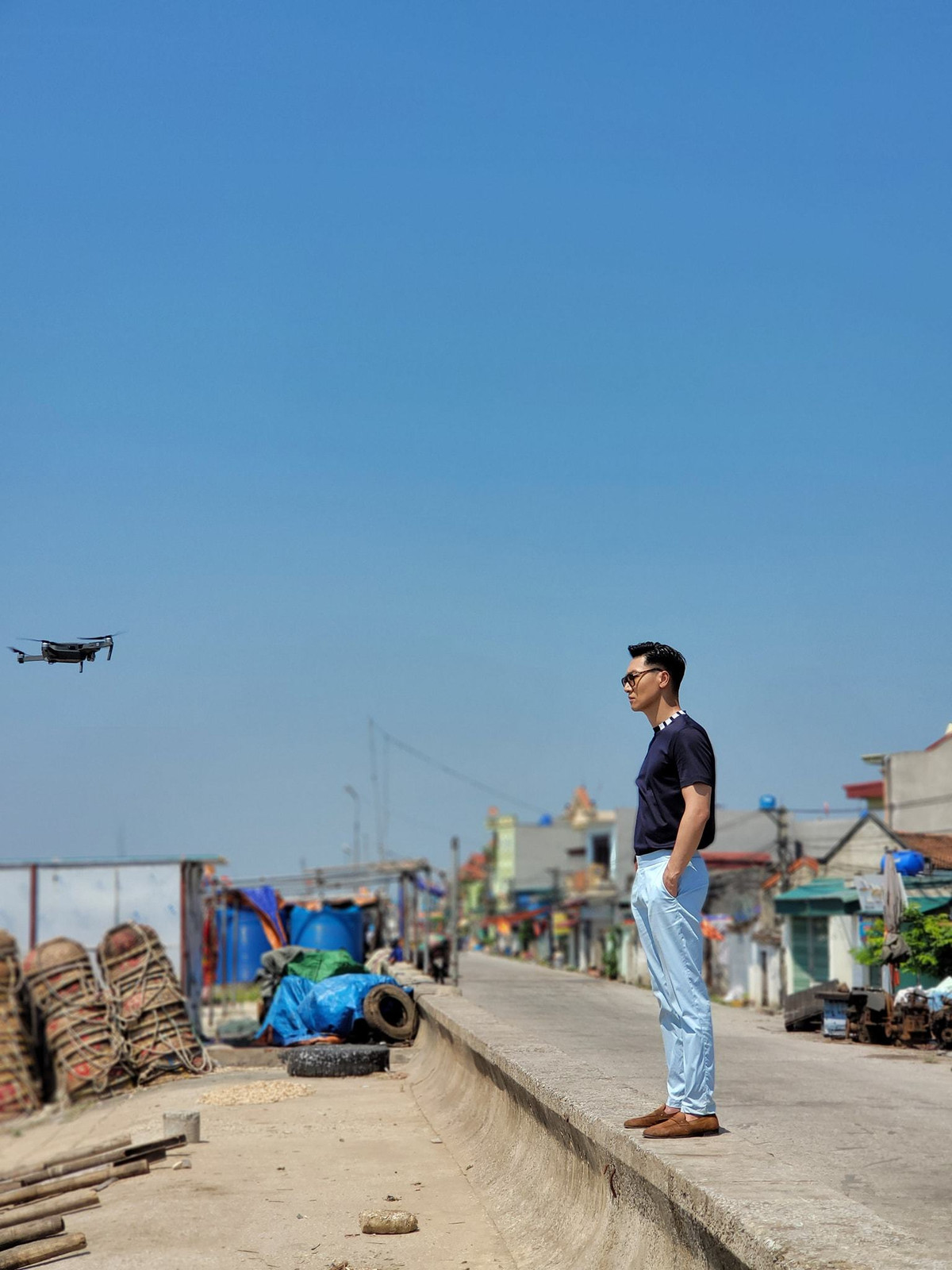 Diễn viên phải phơi nắng là chuyện bình thường. Hình ảnh vừa được diễn viên Mạnh Trường chia sẻ.