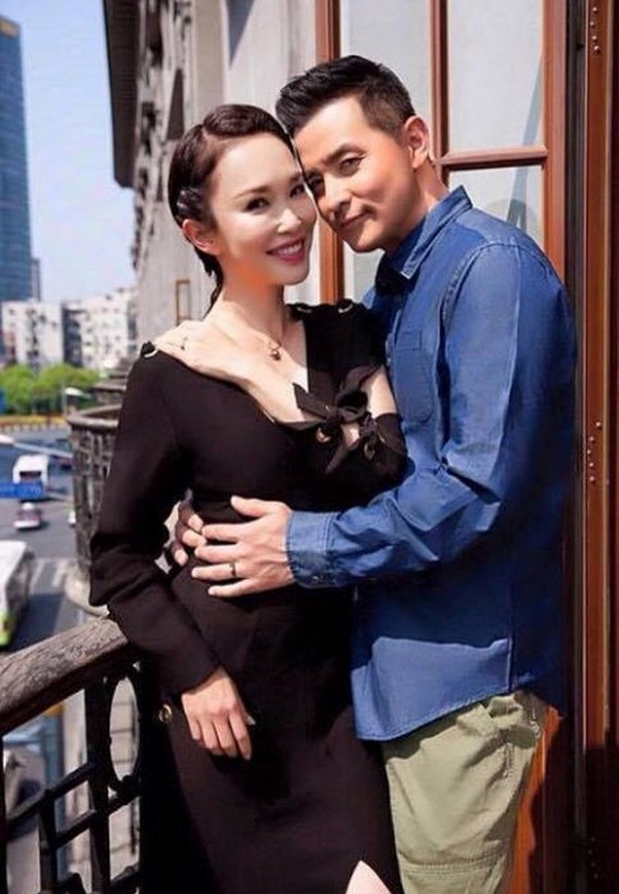 Năm 2019, cặp đôi tổ chức kỷ niệm 10 năm ngày cưới. Phạm Văn Phương dành những lời lẽ ngọt ngào đến ông xã: “29/9, 10 năm nắm tay em, mong cả đời này chúng ta vẫn sẽ như vậy”.