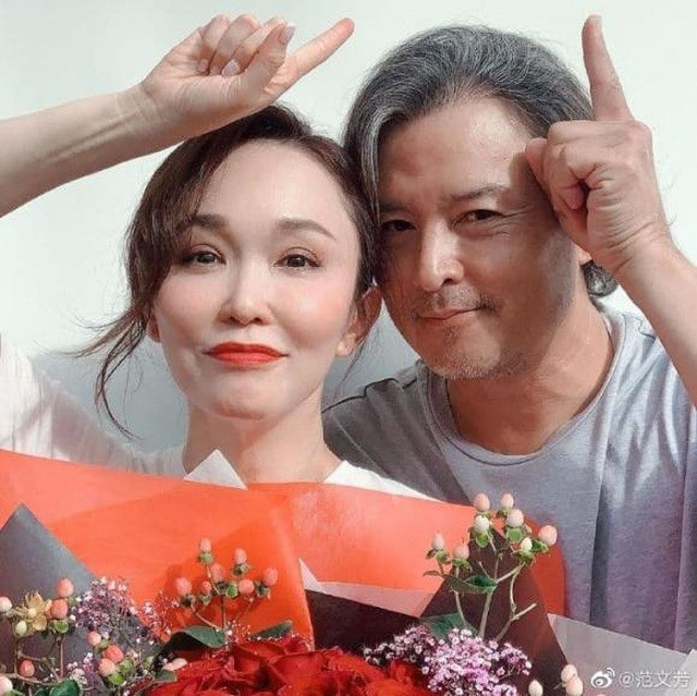 Trong một lần phỏng vấn, cả hai cho rằng sự tôn trọng và cảm thông luôn là điều quan trọng để giúp cho tình yêu của mình không bị phai nhạt theo năm tháng.