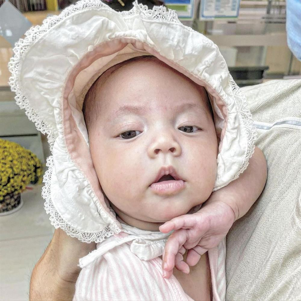 "Bà già của tui", Hồ Ngọc Hà nói về bức ảnh này của con.