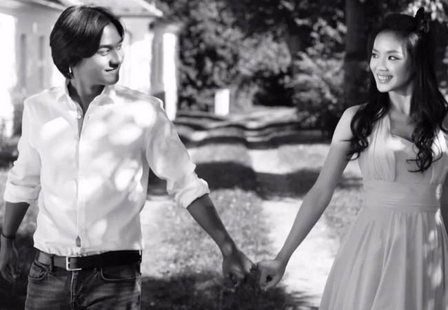 Mãi nhiều năm sau, Thư Kỳ tìm được tình yêu mới - cũng là người tri kỷ gắn bó với cô hơn 20 năm Phùng Đức Luân. Cả hai bất ngờ tuyên bố kết hôn năm 2016 khiến dư luận bất ngờ.