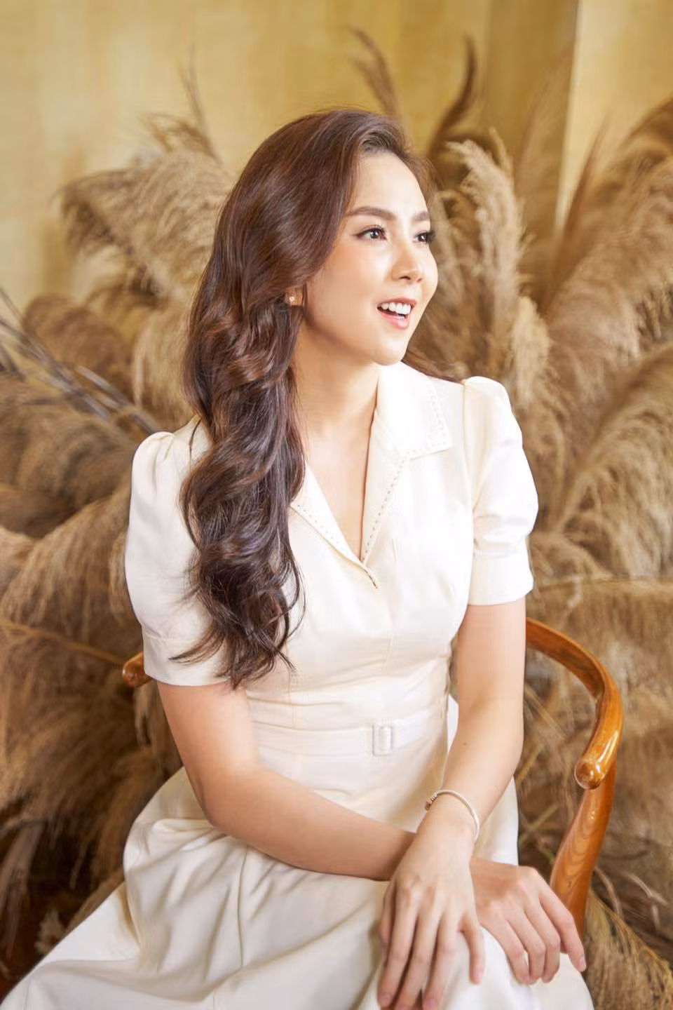 Mai Ngọc diện váy xinh nhân tiết trời vào mùa mới.