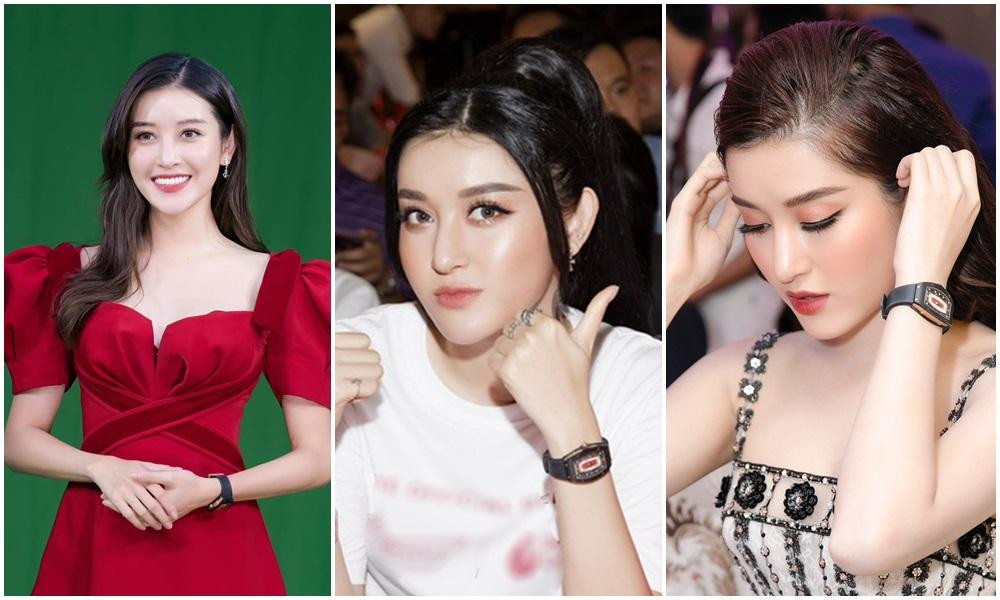 Chiếc đồng hồ nhanh chóng được các tín đồ thời trang “điều tra”. Được biết đây là mẫu đồng hồ đến từ thương hiệu xa xỉ Richard Mille, có giá lên tới 3 tỷ đồng và đã được Huyền My ưu ái trưng diện khá nhiều lần.