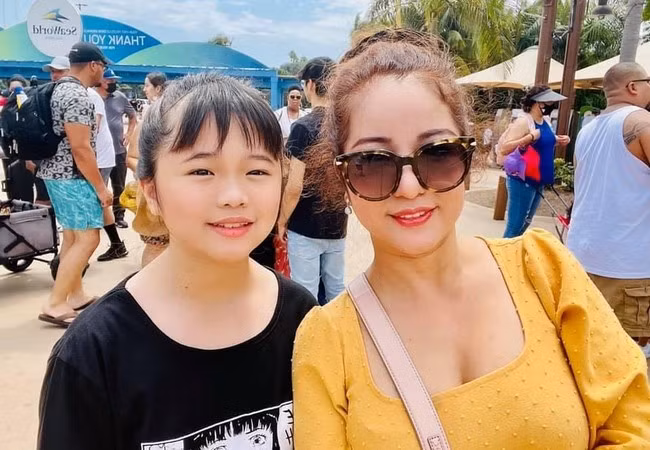 Thúy Nga tranh thủ dẫn con gái đi du lịch, ăn uống trong những ngày hè tại Mỹ.