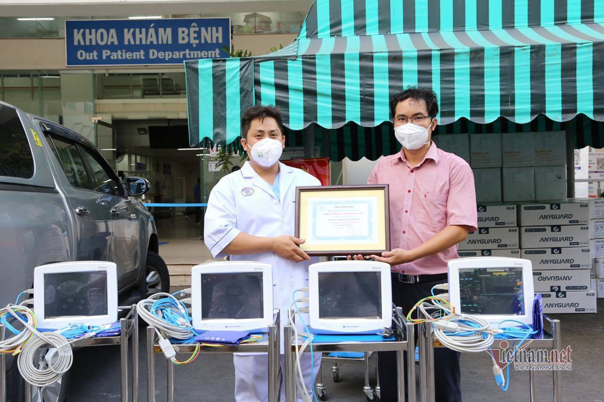 Ly Hung - Ly Huong gop 1 ty chong dich COVID-19 cho TP.HCM