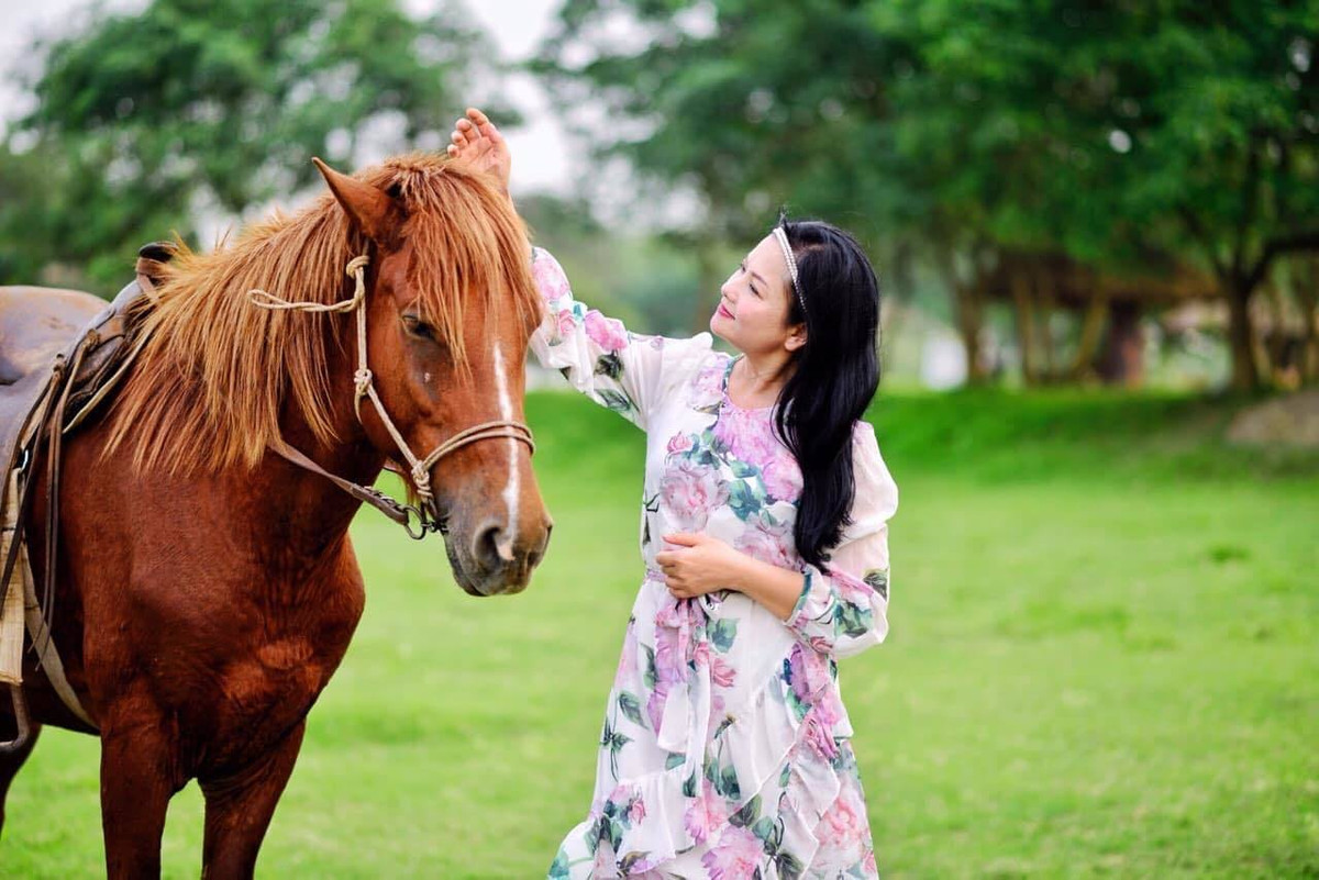 Năm ngoái NSND Thu Quế cũng gây ấn tượng khi trở lại màn ảnh với một vai phụ trong phim Tình yêu và tham vọng.