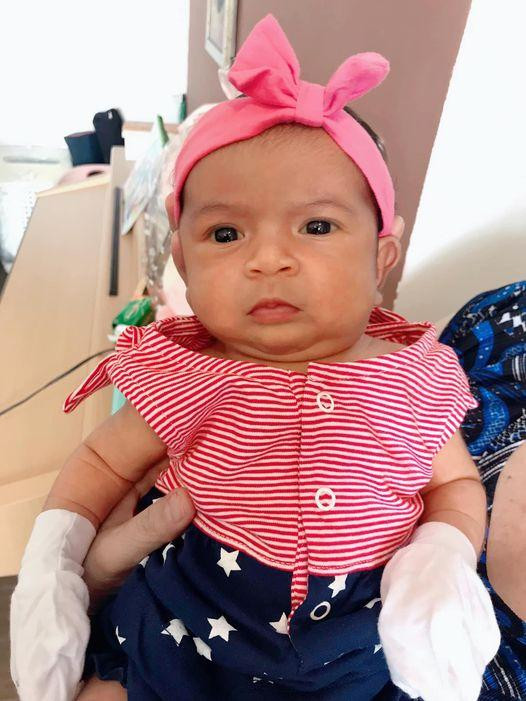 au khi hạ sinh ái nữ, Võ Hạ Trâm khá thoải mái trong việc đăng tải hình ảnh con nhỏ, chuyện làm mẹ bỉm trên trang cá nhân. Nữ ca sĩ thường xuyên chia sẻ những câu chuyện với phong cách dí dỏm, "lầy lội" khiến nhiều người thích thú, đặc biệt là hội mẹ bỉm "cùng thuyền".