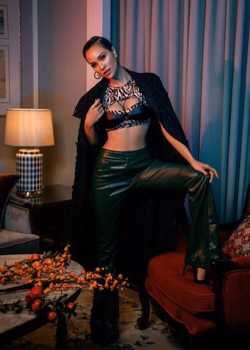 Siêu mẫu Phương Mai nóng bỏng dù đang là mẹ bỉm sữa.