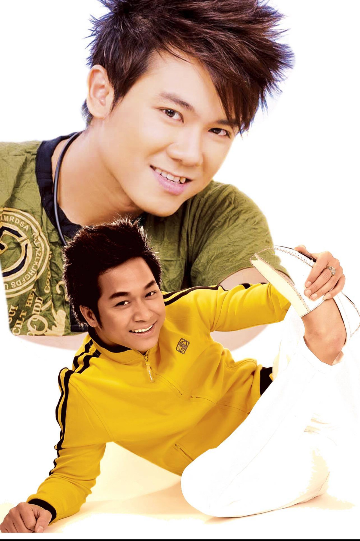 Sao Việt hôm nay 7/1: Quách Tuấn Du gây xúc động khi chia sẻ lại tấm poster cùng Vân Quang Long kèm những dòng tâm sự: "Đây là mẫu thiết kế còn sót lạ chút kỷ niệm với ông bạn đi show rong ruổi cùng mình khắp mọi nẻo đường. Thời gian ấy những cái tên ca sĩ nam của 2 đoàn lúc nào cũng có mặt".