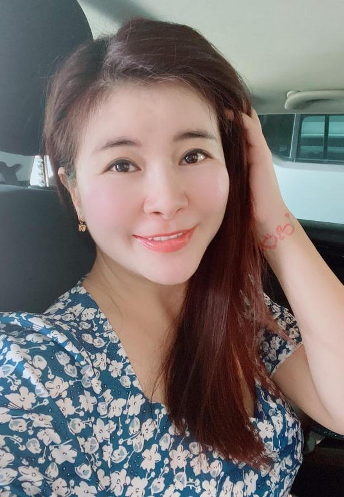 Diễn viên Kim Oanh khoe làn da căng bóng, trắng mịn sau thời gian chăm dưỡng.