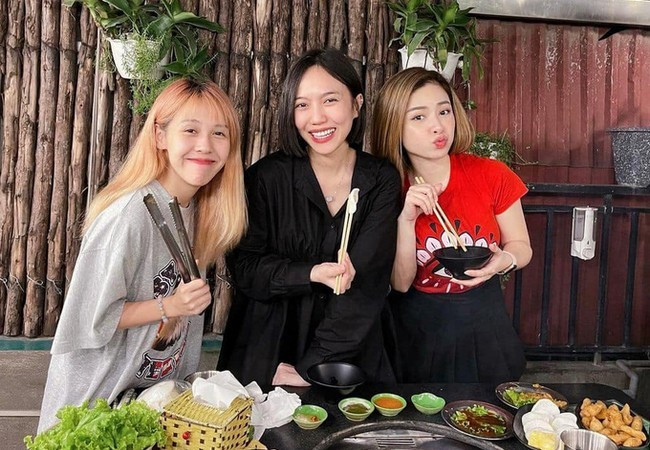 Bộ ba Hậu Hoàng, Diệu Nhi và Dương Hoàng Yến nhớ những ngày được tụ tập ăn nhiều món ngon.