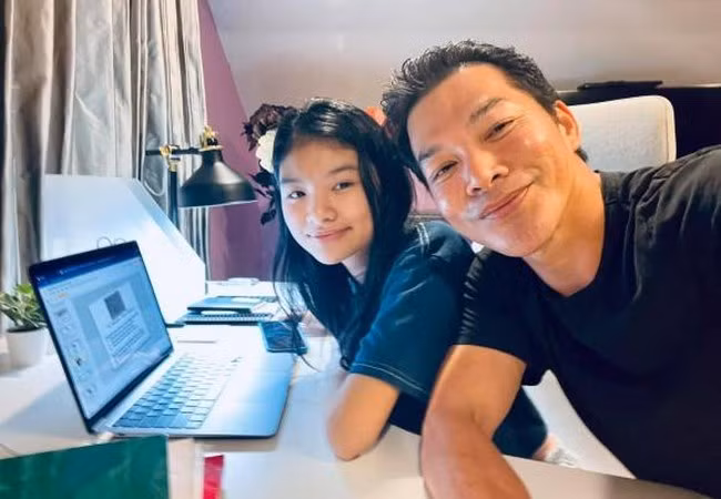  Trần Bảo Sơn đăng ảnh của con gái Bảo Tiên trong giờ học ở Mỹ.