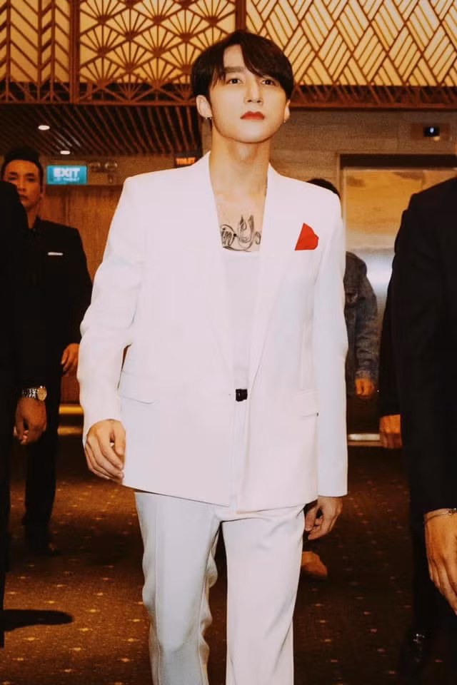 Go ky vat voi Thieu Bao Tram, Son Tung deo vong doi cung Hai Tu