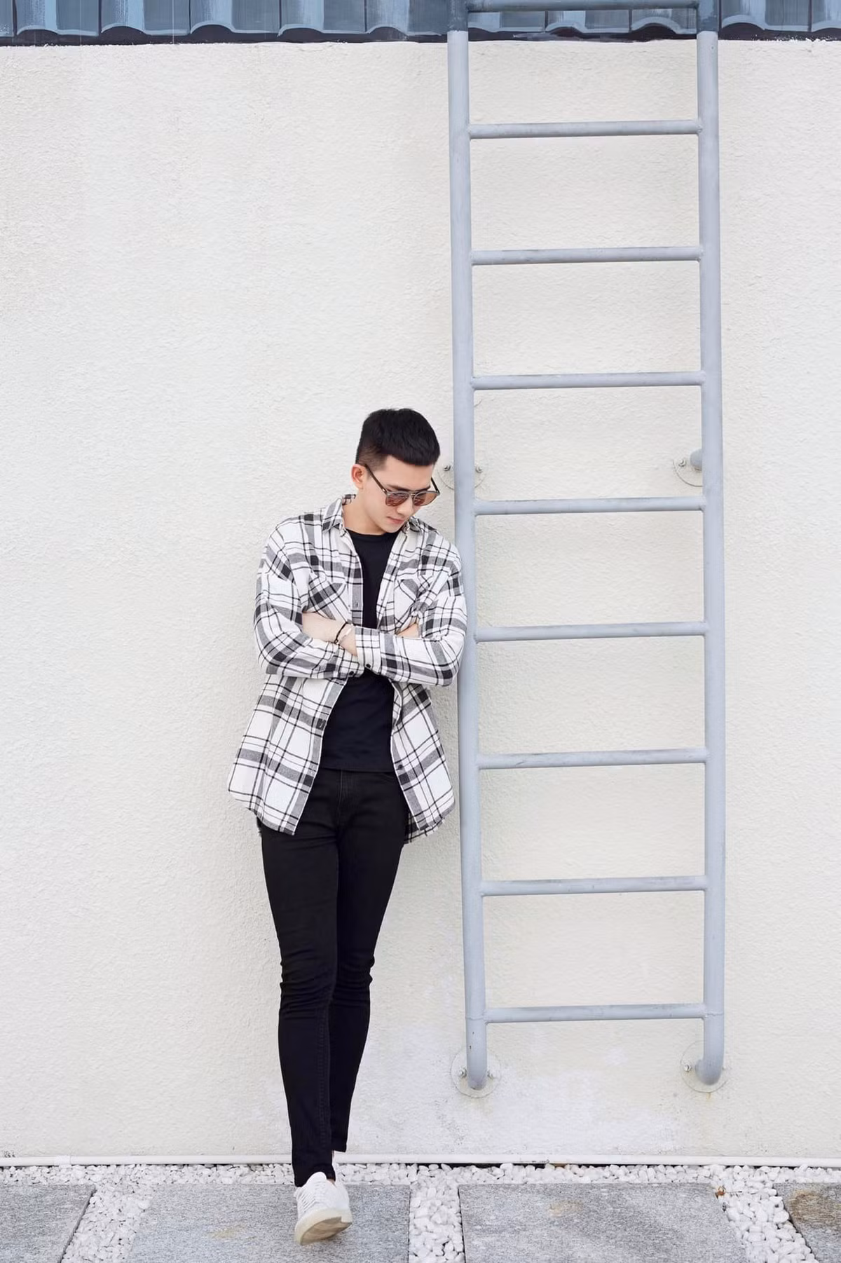 Võ Cảnh động viên khán giả: "Cùng nhau ốm một tí rồi cùng nhau khoẻ mạnh lại nhanh thôi ấy mà. Sài Gòn của tôi đoàn kết lắm".