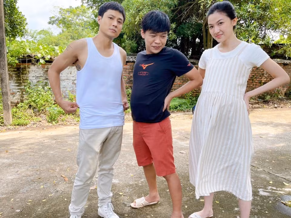 Hậu trường phim hài hước của diễn viên Thanh Sơn, Trung Ruồi và Lương Thanh.