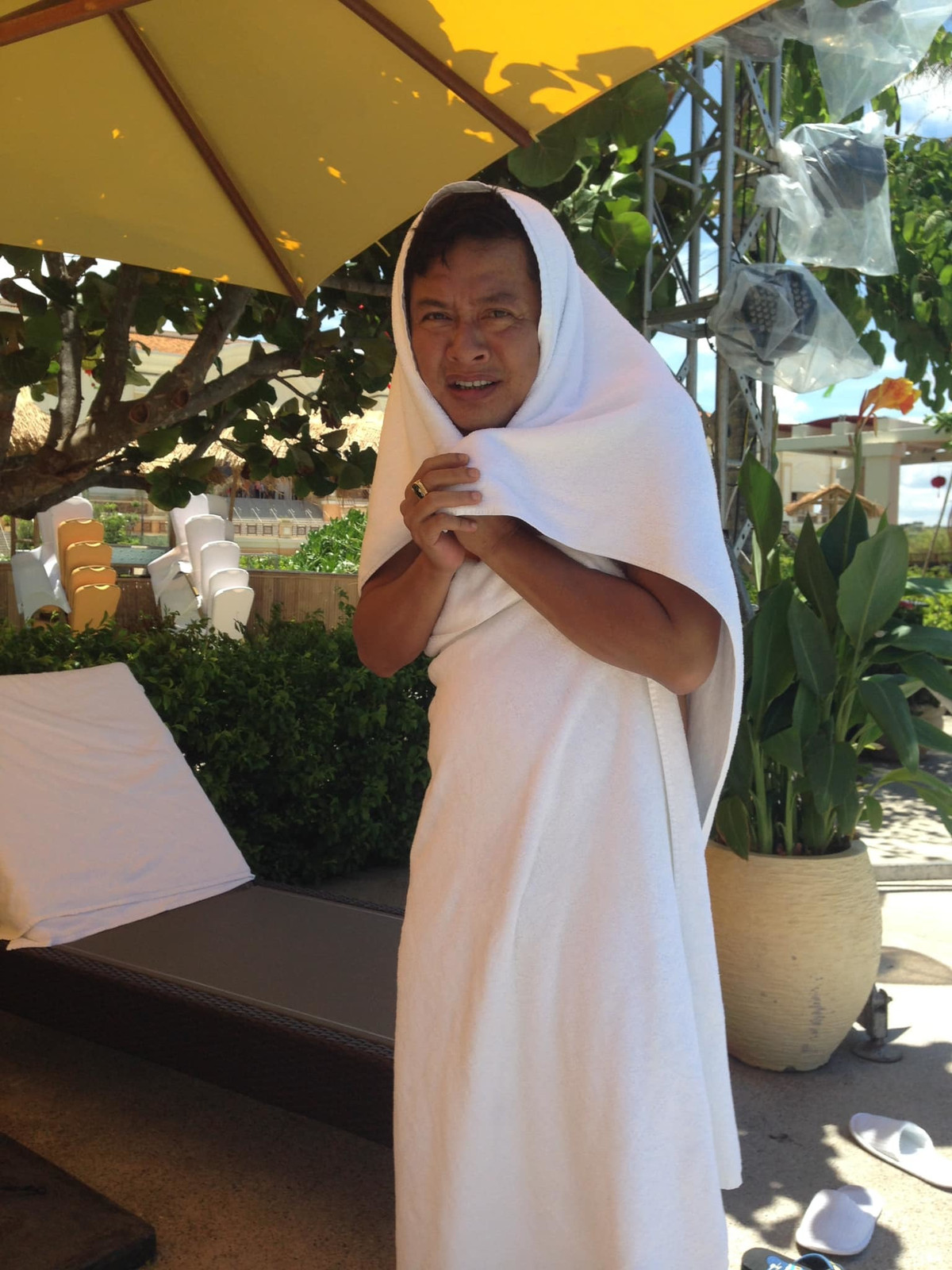 Tấn Beo "biến hình" hài hước. .