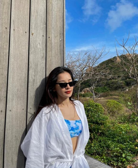 Chi Pu chào ngày cuối tuần với khoảnh khắc "Nép mình ngắm bình minh".