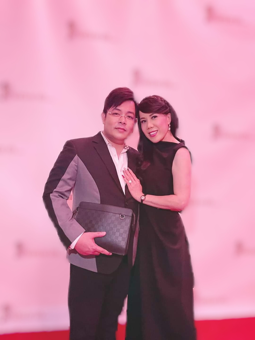  Quang Lê nhắn gửi 'úp mở' với Mai Thiên Vân: "14 năm mặn mà trên sân khấu lẫn ngoài đời. Ngày ấy nếu anh không… thì hôm nay đã…".