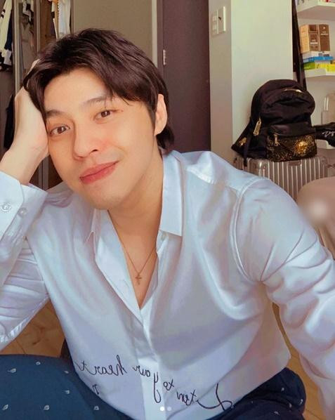 Đến chính nam ca sĩ cũng phải than phiền về việc bị mất cơ, tăng mỡ do mẹ nấu đồ ăn quá ngon. Nhưng sự thần tượng của fans cũng chẳng vơi bớt đi tí nào. Mọi người cho rằng Noo có da có thịt trông vẫn điển trai.