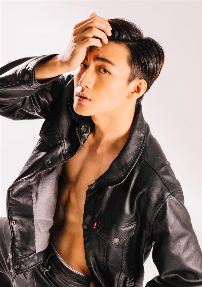 Sau The Face Vietnam 2018, Mạc Trung Kiên hoạt động trong lĩnh vực người mẫu, tham gia diễn xuất trong MV của Trúc Nhân, Hòa Minzy, Jang Mi... Tuy nhiên, sự nghiệp của chàng trai sinh năm 1997 vẫn chưa có nhiều dấu ấn đáng kể.