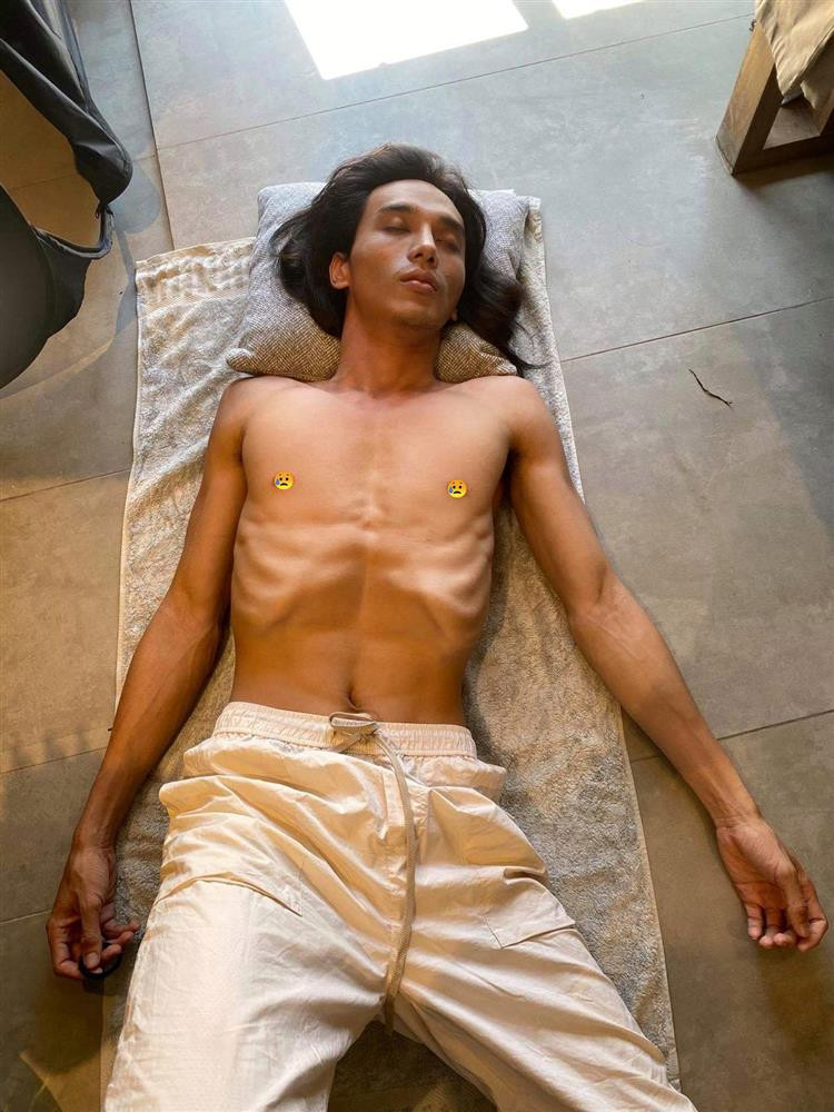 Gần đây nhất, hình ảnh Thuận Nguyễn hốc hác, gầy rộc lan truyền mạng xã hội. Nhiều người lo lắng cho sức khỏe của anh, số khác phán đoán ép cân để đóng phim... Cảm ơn khán giả đã quan tâm tới mình, song ngôi sao sinh năm 1992 không bàn luận gì thêm về hình ảnh này.