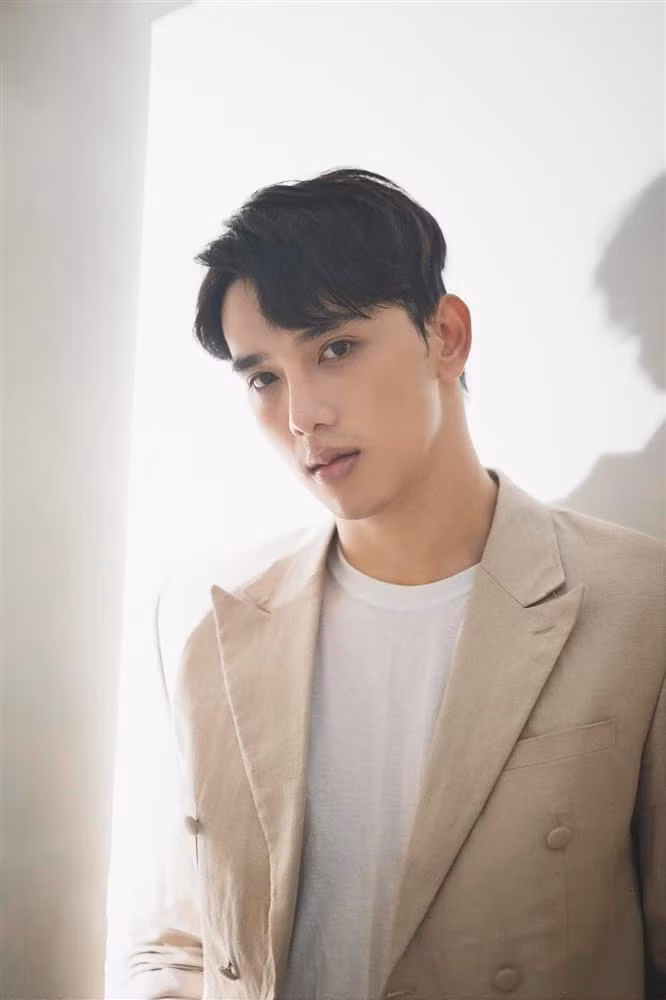 Nói không với scandal, Thuận Nguyễn nỗ lực đi lên bằng đôi chân của mình 10 năm qua. Anh đã có chỗ đứng nhất định trong lòng khán giả với nhiều vai trò như người mẫu, diễn viên điện ảnh, tham gia các show truyền hình, xuất hiện trong nhiều dự án parody của BB Trần... Sắp tới, Thuận Nguyễn góp mặt trong 2 dự án điện ảnh ra rạp, được kỳ vọng có thêm bước đột phá trong sự nghiệp. 