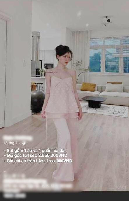 Cận cảnh bộ đồ Lan Ngọc mặc ra sân bay.