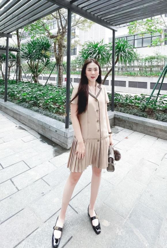 MC Mai Ngọc chia sẻ: "Thơ ngây. Thứ 2 hoá học sinh chôn vùi nỗi buồn đã có nếp nhăn".