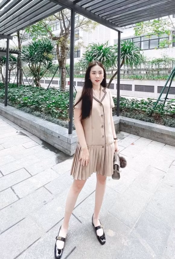 MC Mai Ngọc chia sẻ: "Thơ ngây. Thứ 2 hoá học sinh chôn vùi nỗi buồn đã có nếp nhăn".