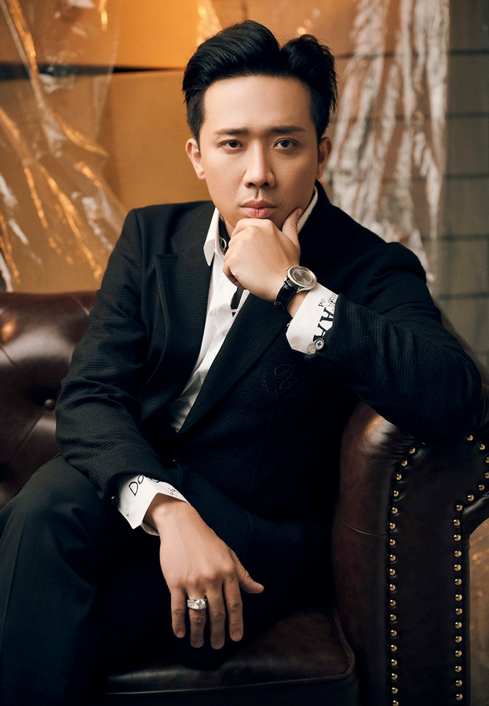 Trấn Thành thông báo vừa hỗ trợ một tỷ đồng cho quỹ vắc xin COVID-19. Nam nghệ sĩ cũng ủng hộ các tình nguyện viên chống COVID-19 của Nhà văn hóa thanh niên TP.HCM 100 triệu đồng.