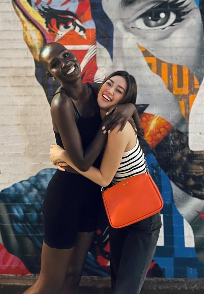 Khánh Vân vui mừng khi hội ngộ cùng Hoa hậu Canada - một người bạn thân thiết của cô trong cuộc thi Miss Universe 2020.