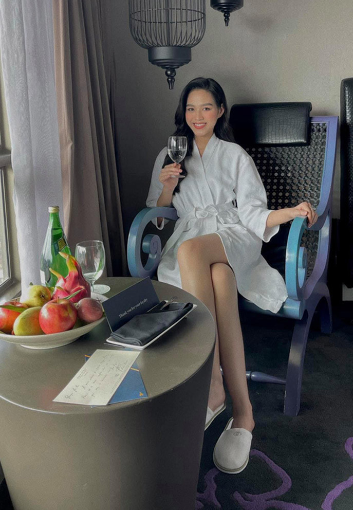 Hoa hậu Đỗ Thị Hà đăng khoảnh khắc nghỉ ngơi thư giãn trong chuyến công tác vừa qua.