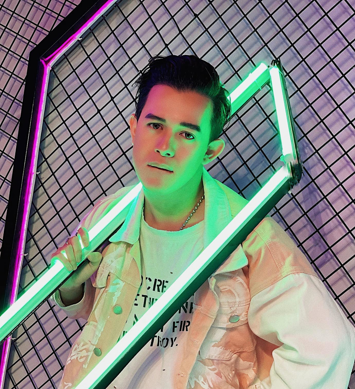 Quang Anh "Về nhà đi con" nổi loạn trong bộ ảnh mới.