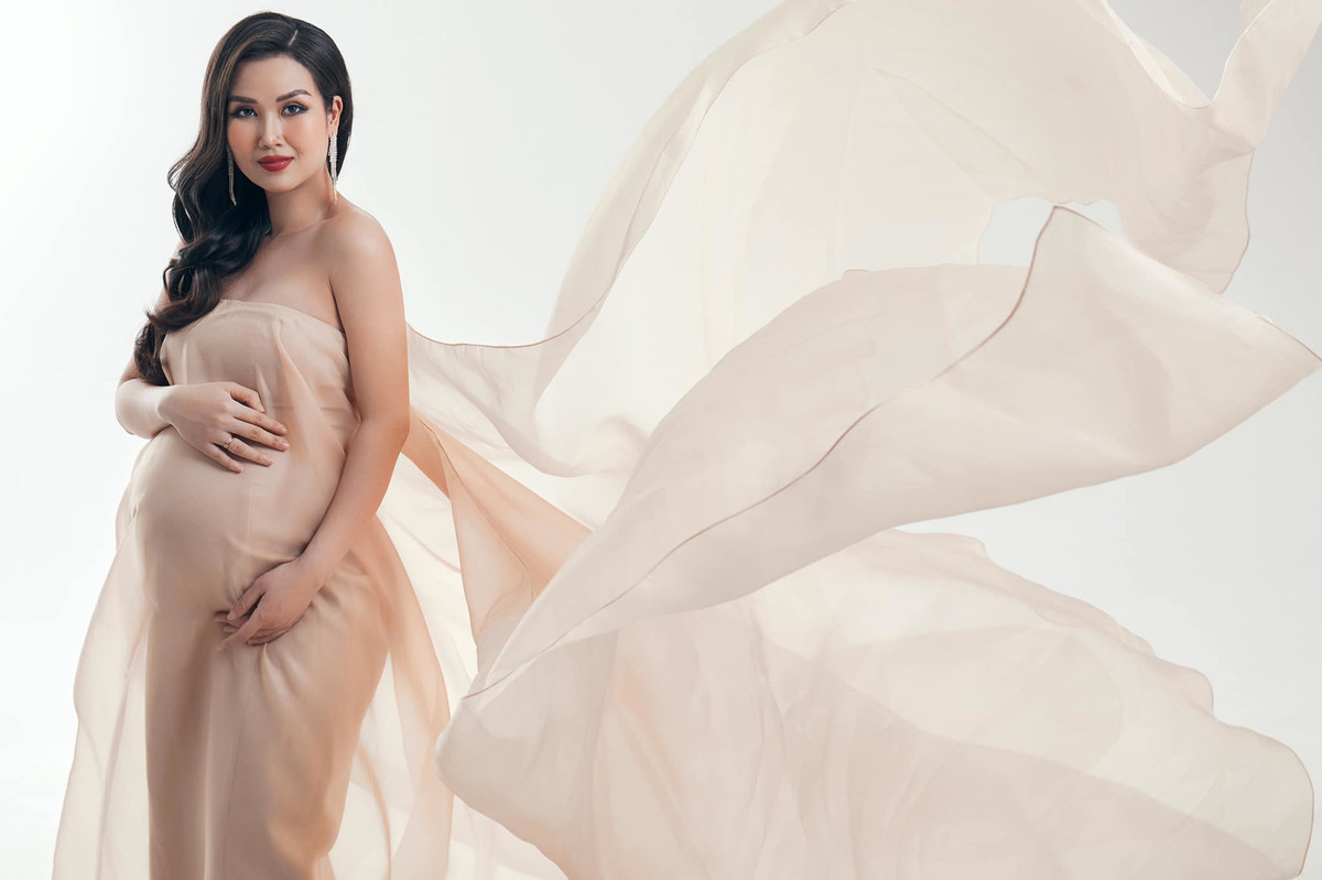 Võ Hạ Trâm thương các mẹ bầu sinh con trong mùa dịch.